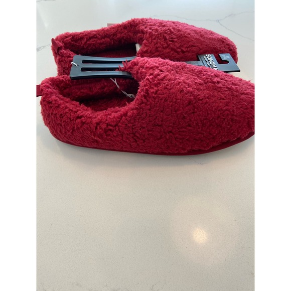 "Sonoma Red Fuzzy Slippers - Comfort Cushion, Size Medium (7-8)" - Picture 4 of 6